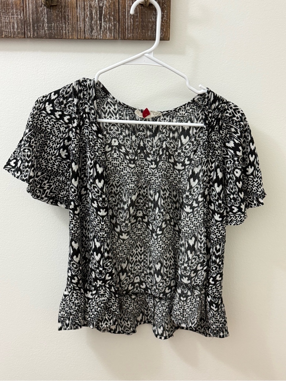 Red Camel Black & White Patterned blouse short sleeve